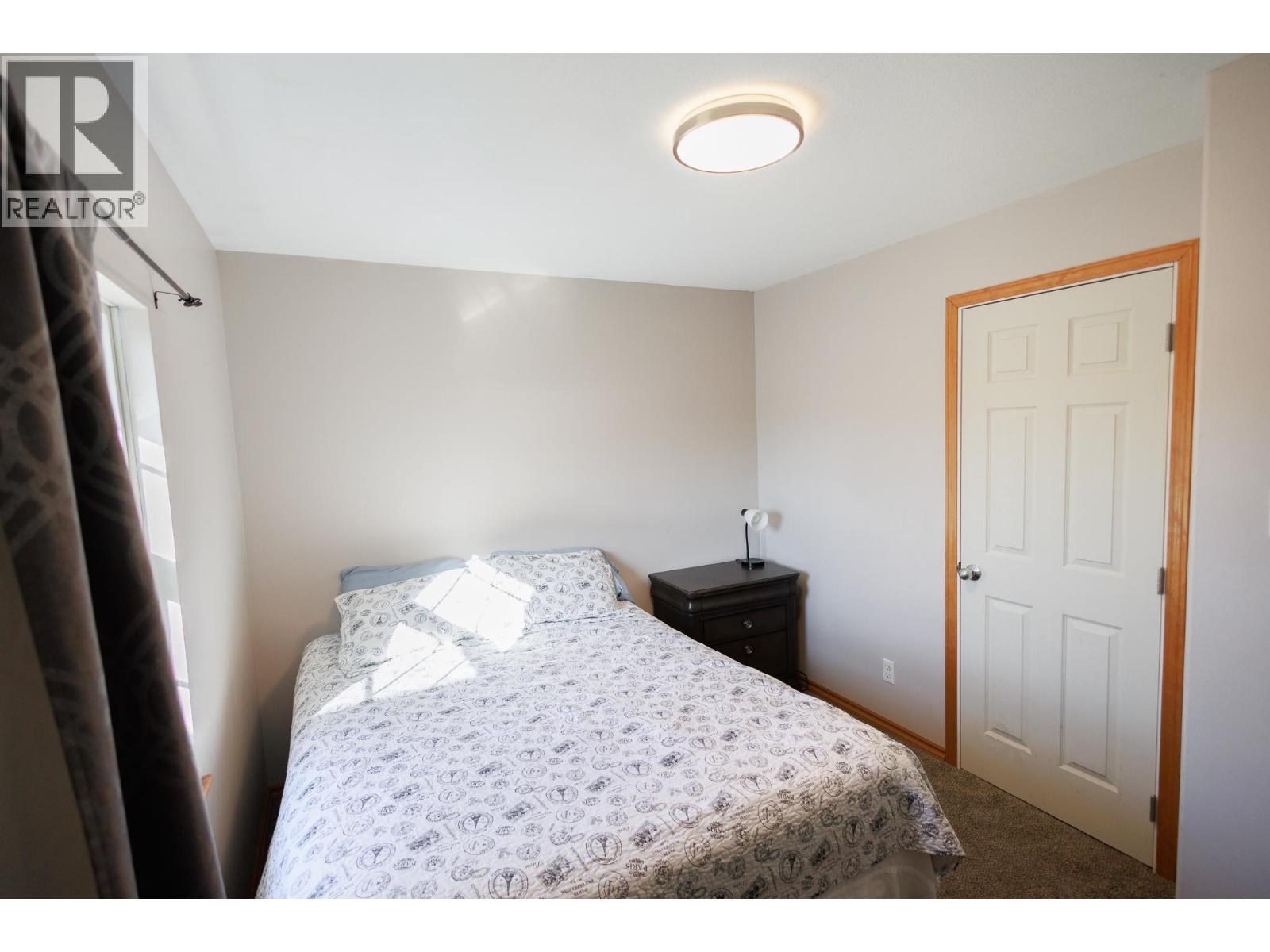 4937 PARK Avenue, Terrace