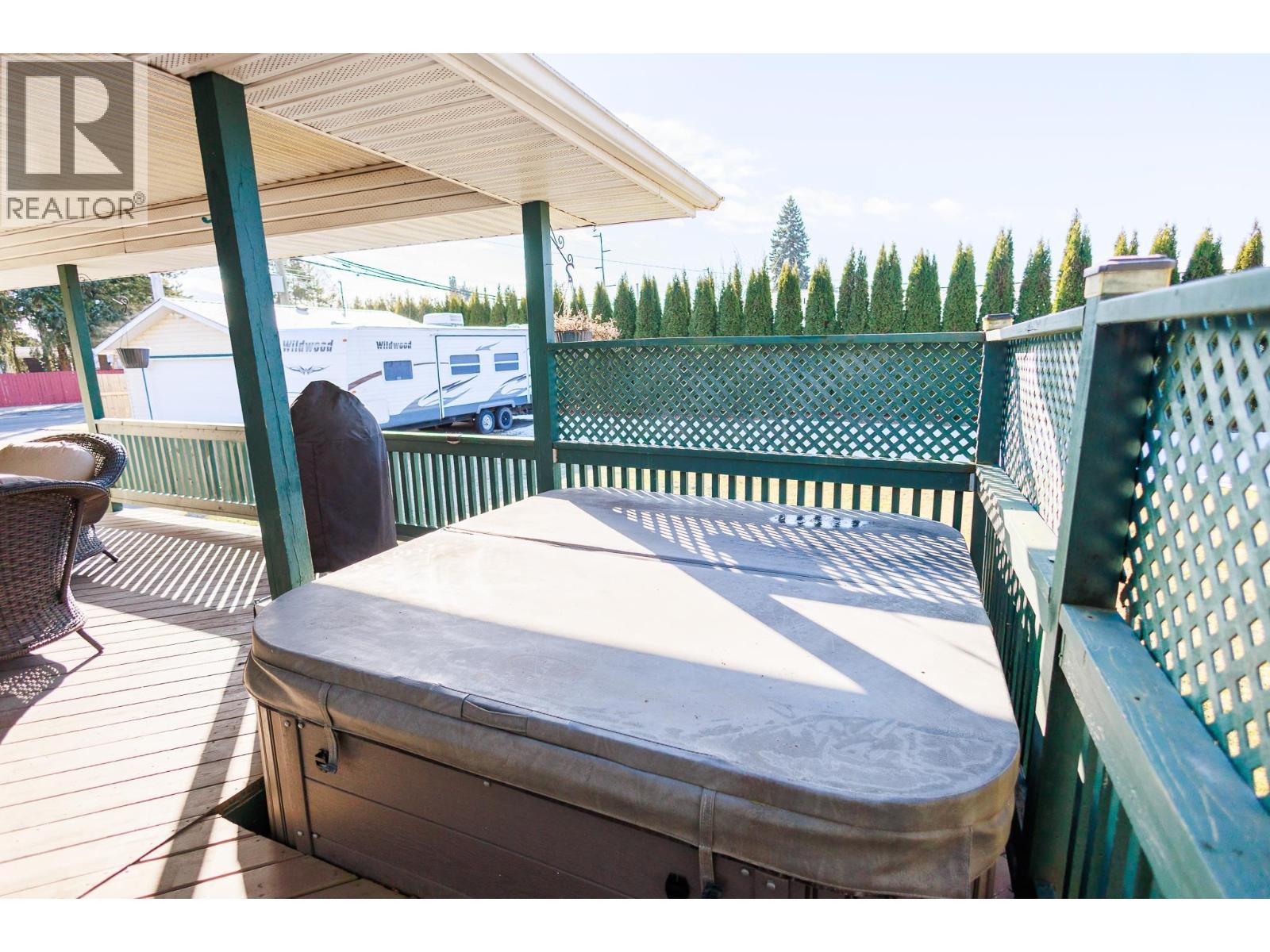 4937 PARK Avenue, Terrace