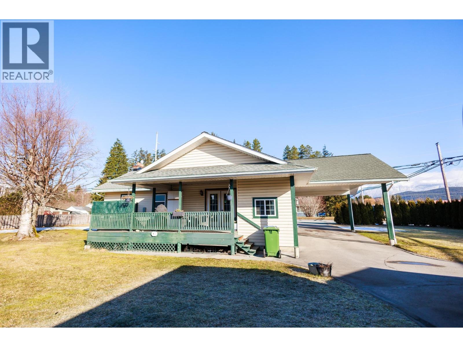 4937 PARK Avenue, Terrace