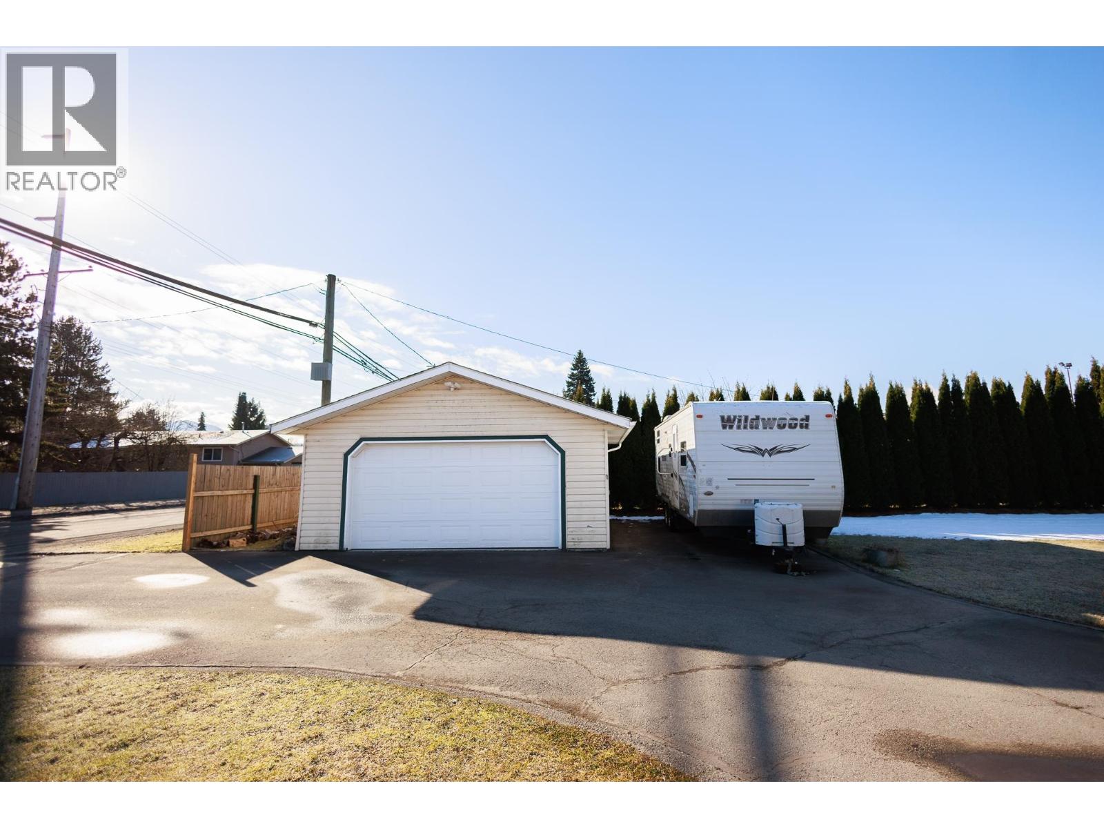 4937 PARK Avenue, Terrace