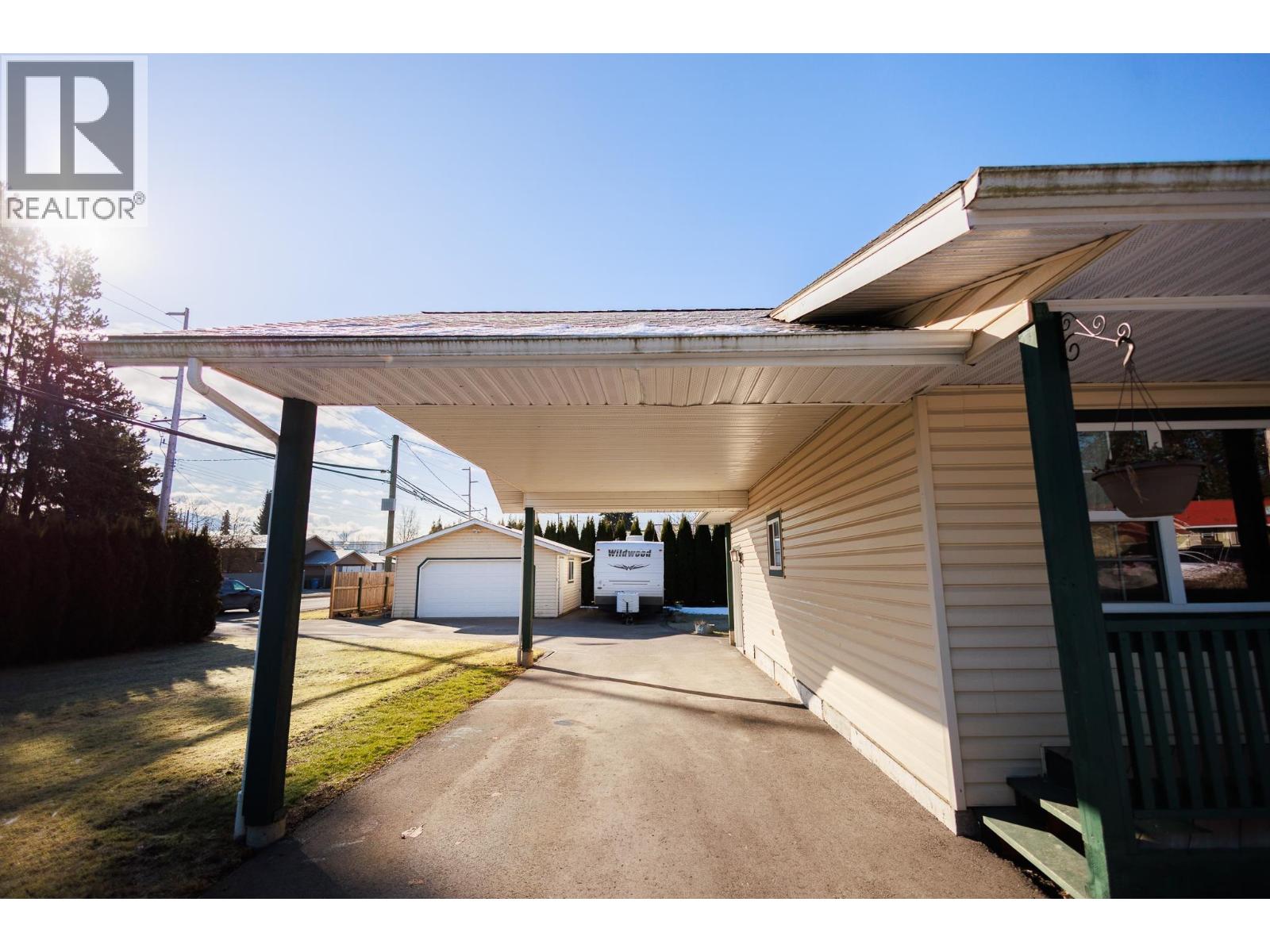 4937 PARK Avenue, Terrace