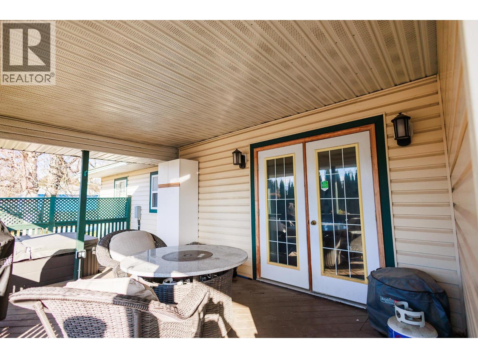 4937 PARK Avenue, Terrace