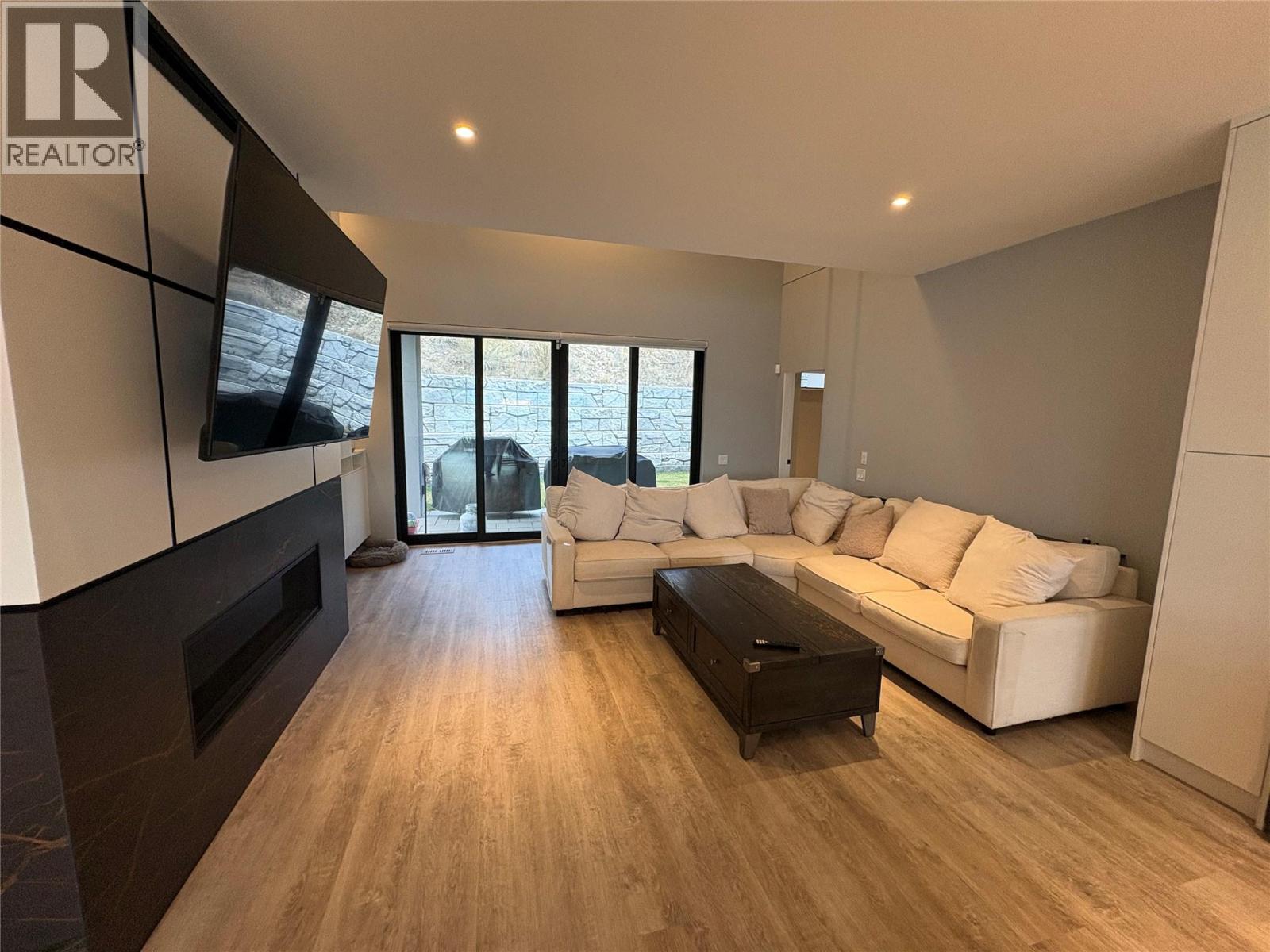  547 Hawes Court, Kelowna