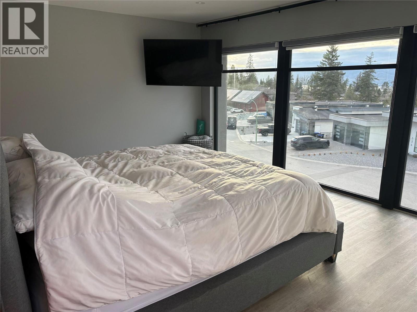  547 Hawes Court, Kelowna