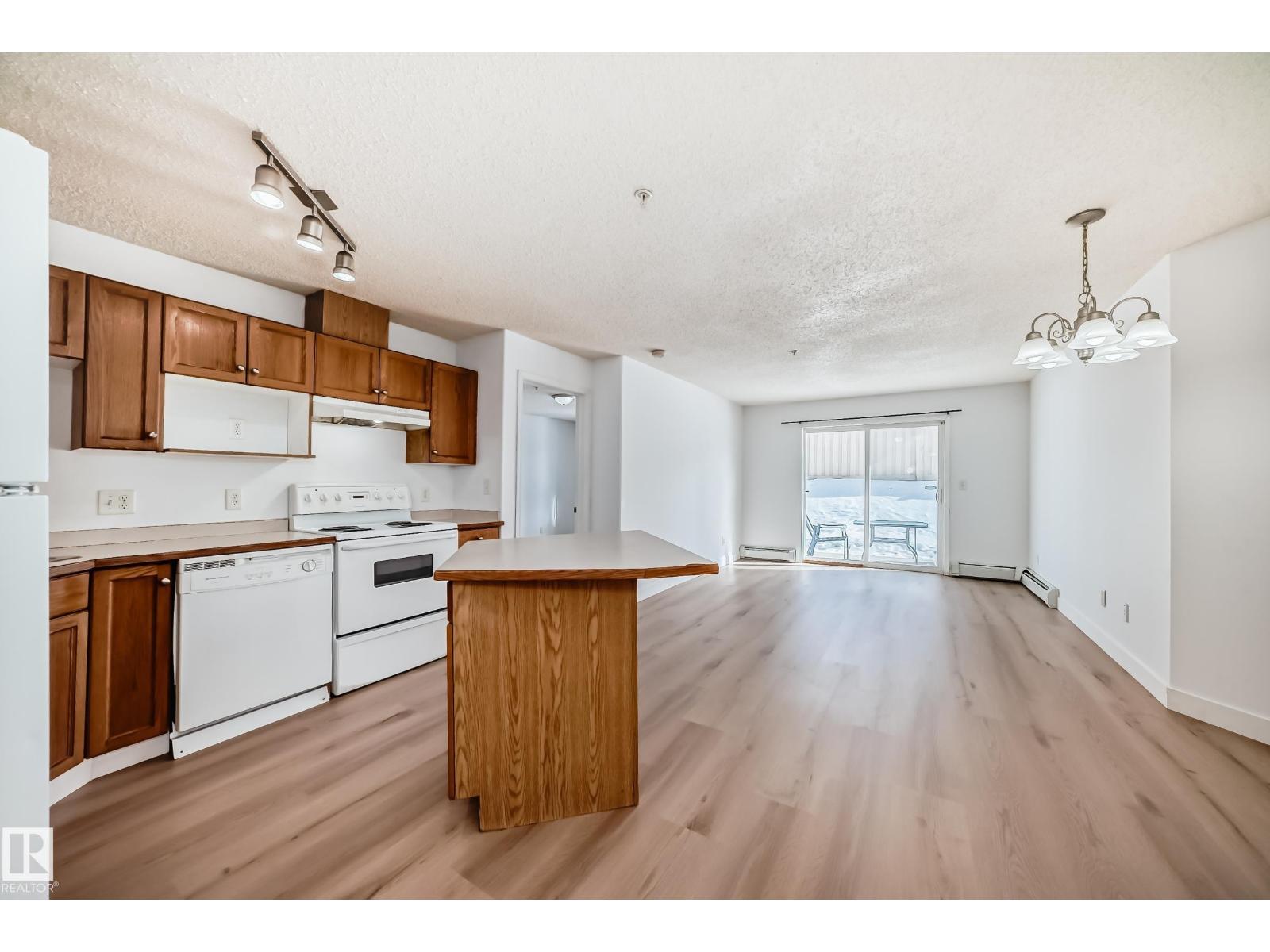 #126 16221 95 ST NW - 10