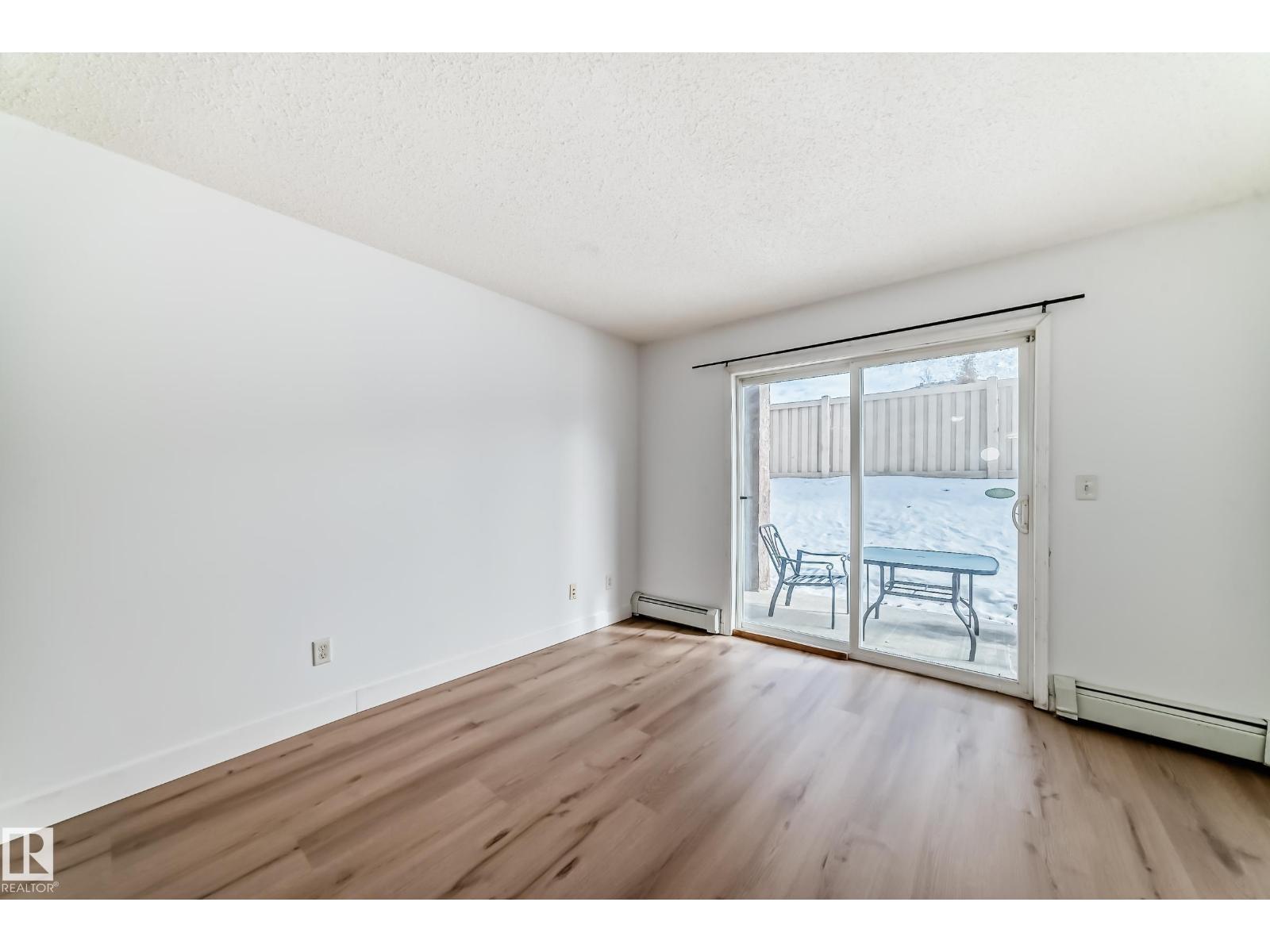 #126 16221 95 ST NW - 14