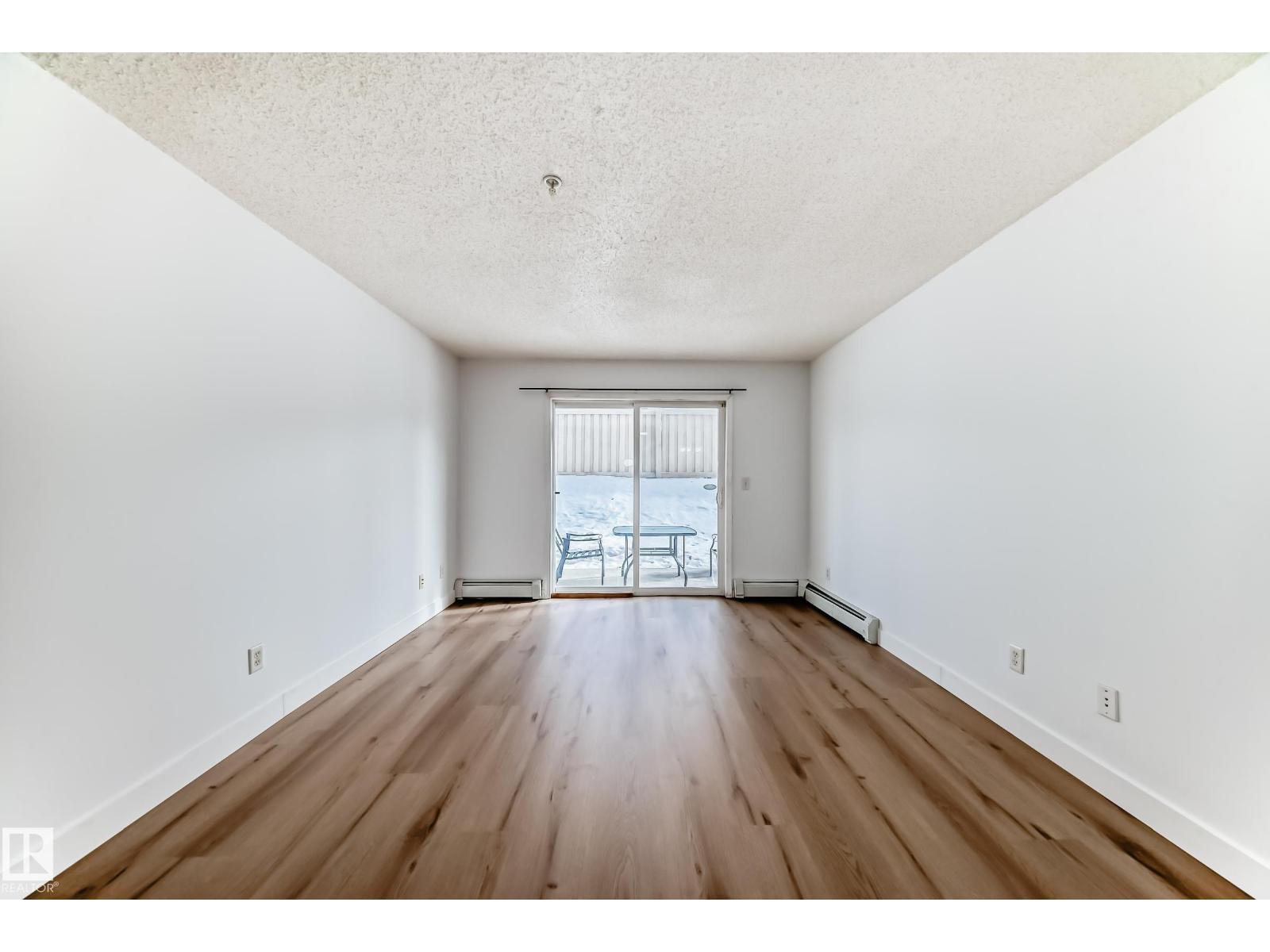 #126 16221 95 ST NW - 15