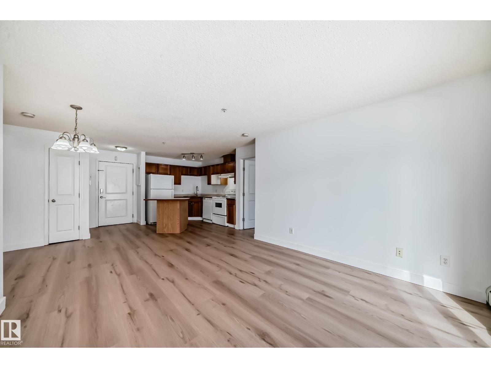 #126 16221 95 ST NW - 16