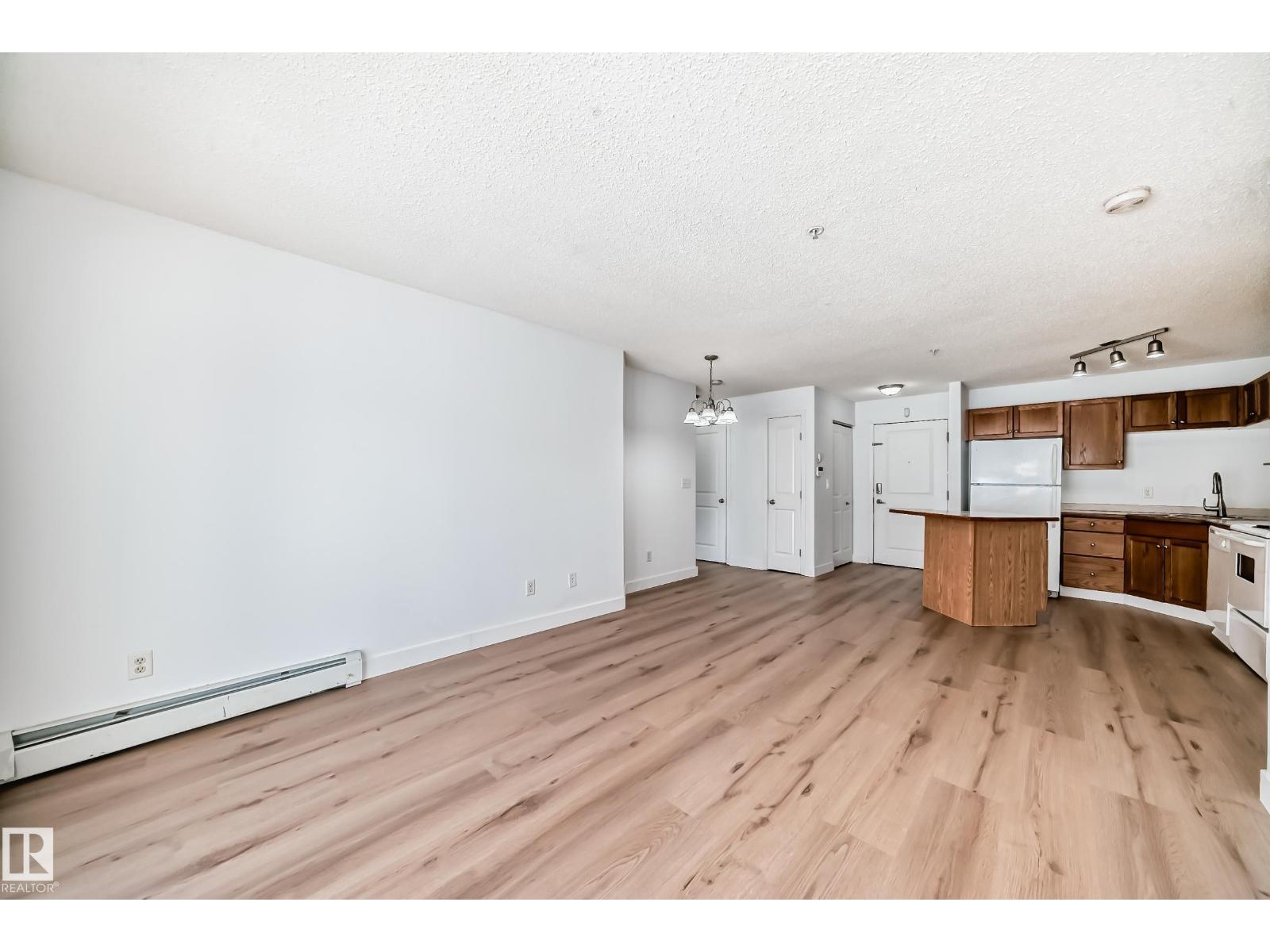 #126 16221 95 ST NW - 18