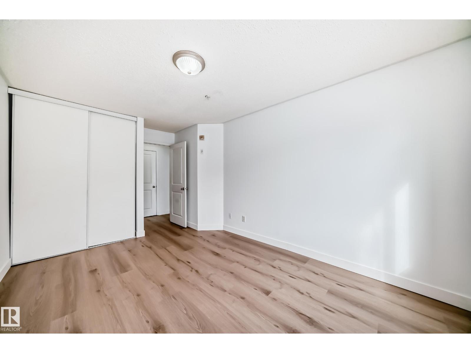 #126 16221 95 ST NW - 30