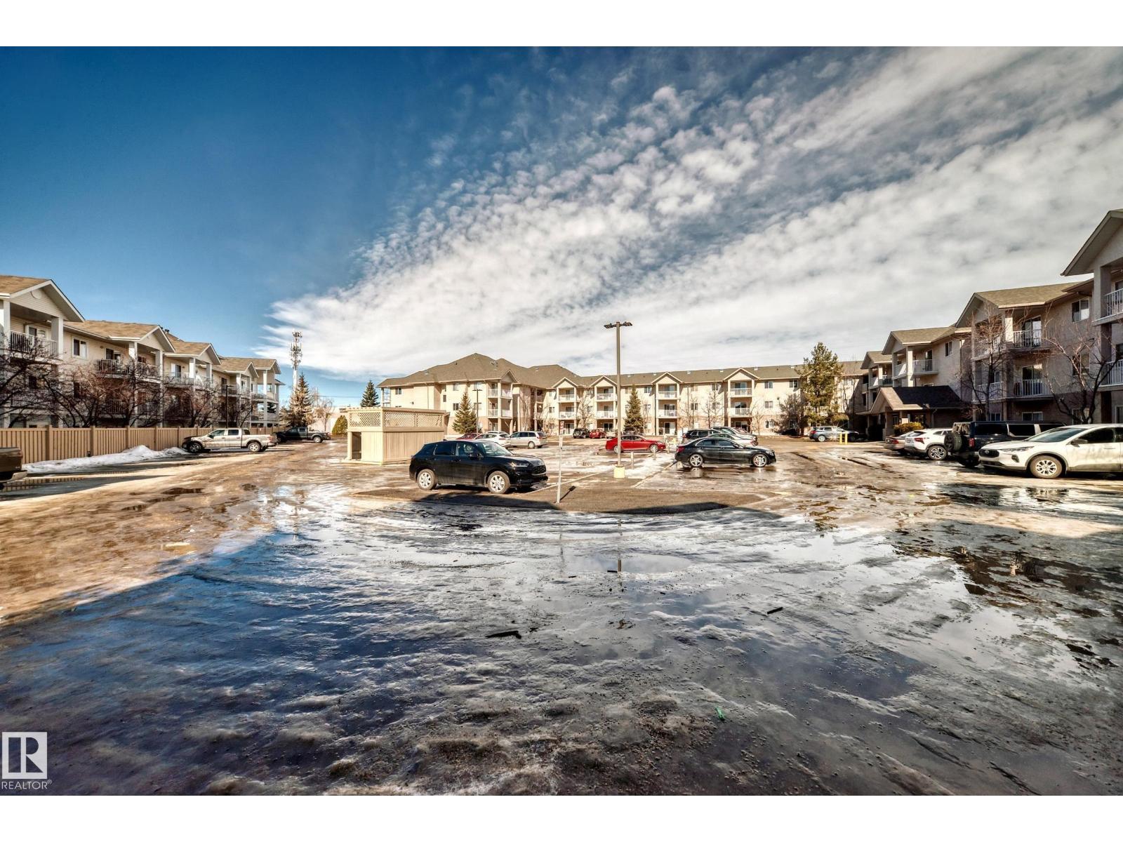 #126 16221 95 ST NW - 35