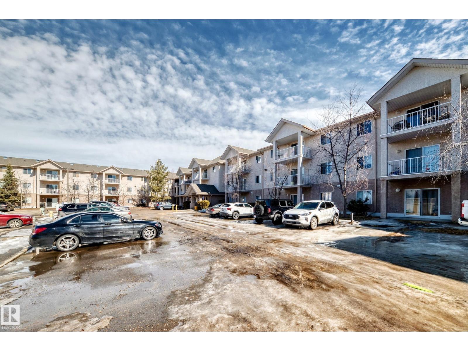#126 16221 95 ST NW - 36