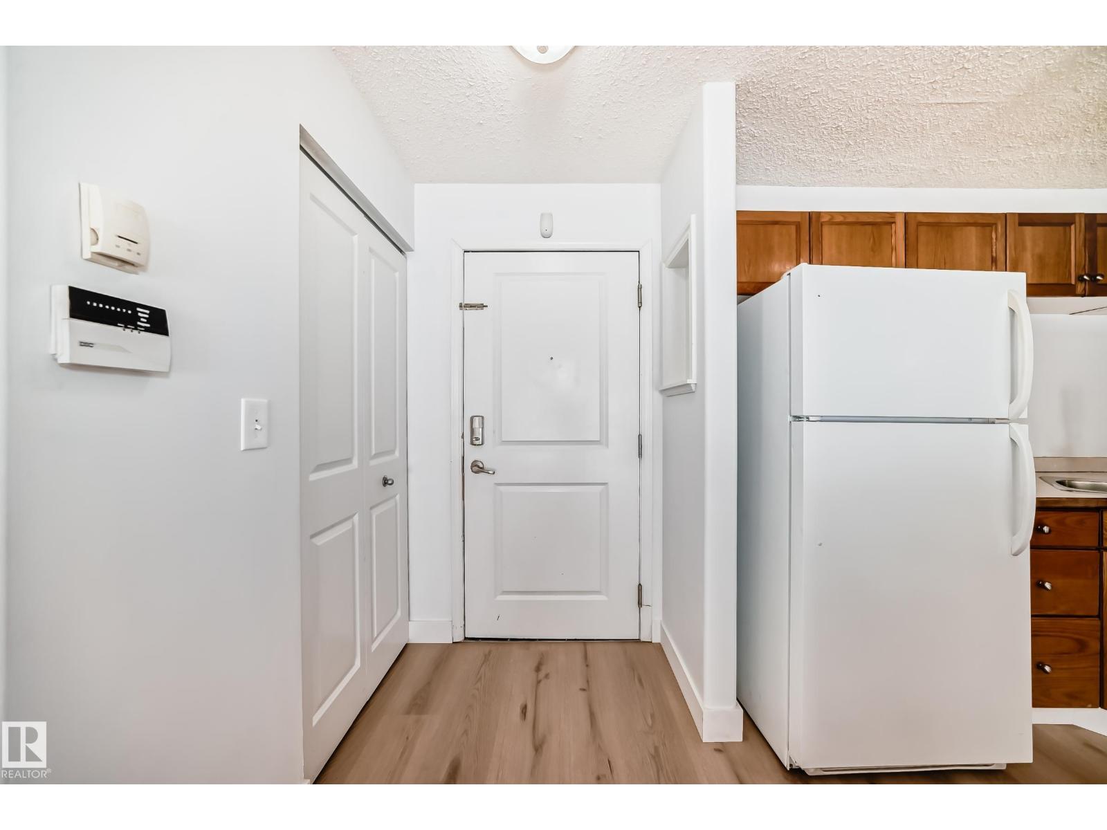 #126 16221 95 ST NW - 7