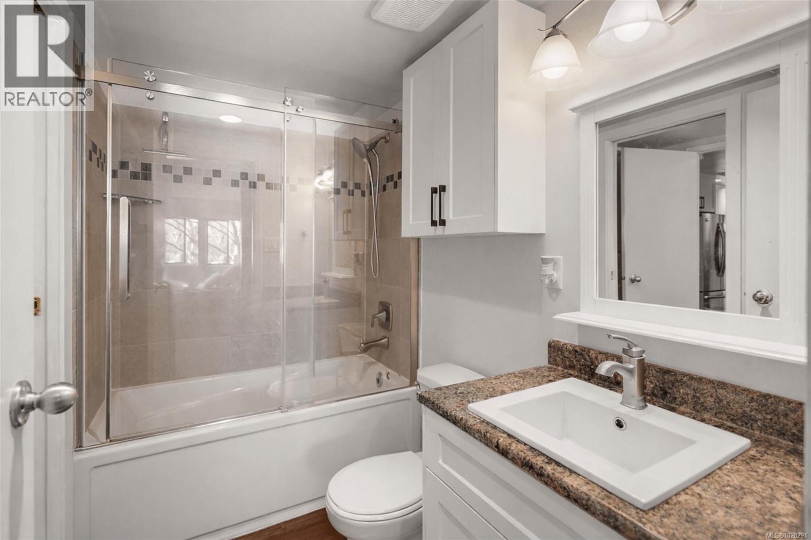 #204 1252 PANDORA AVE - 12