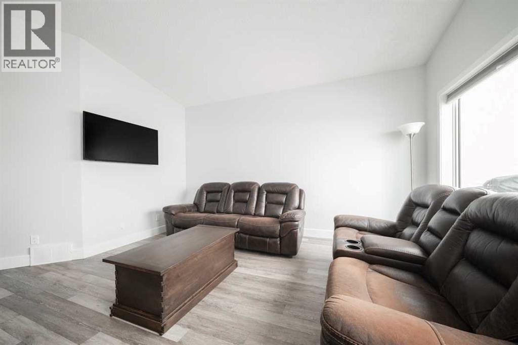 433 Diefenbaker Drive, Fort McMurray