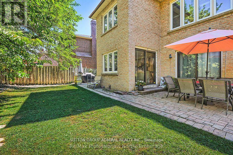8 ELMSLEY DRIVE - 37