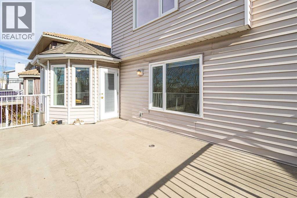 Single Family House for Sale in  Riverside Way SE Riverbend Calgary 