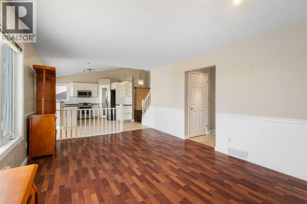 Single Family House for Sale in  Riverside Way SE Riverbend Calgary 