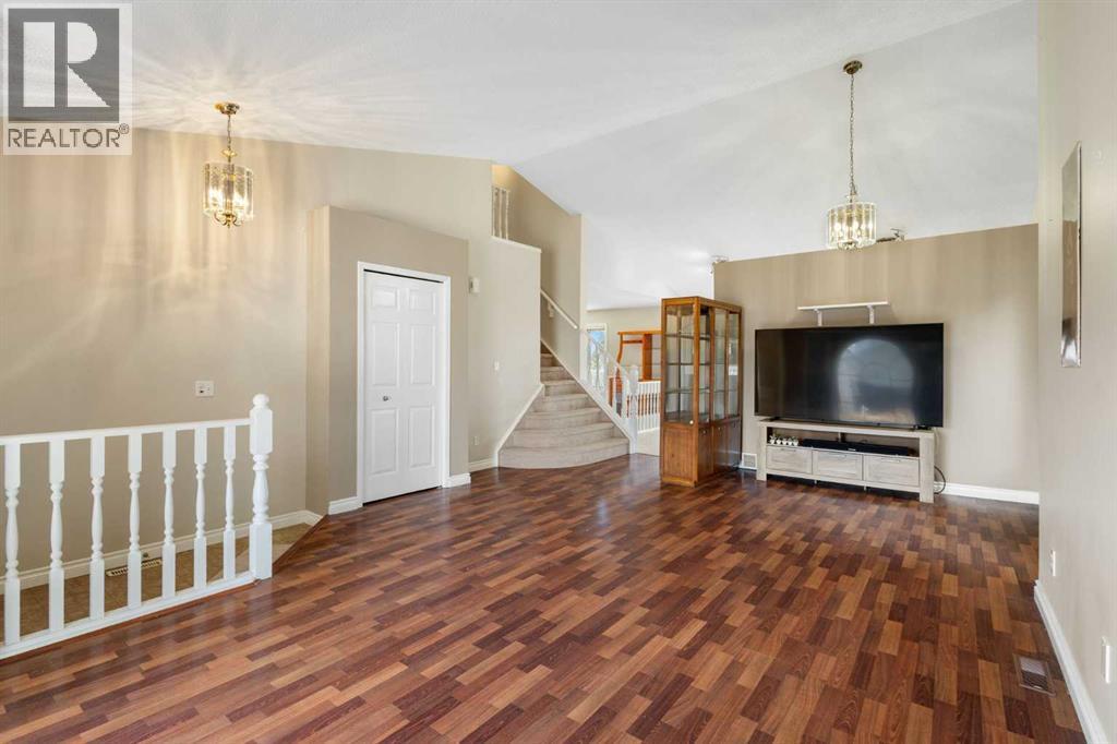 Single Family House for Sale in  Riverside Way SE Riverbend Calgary 