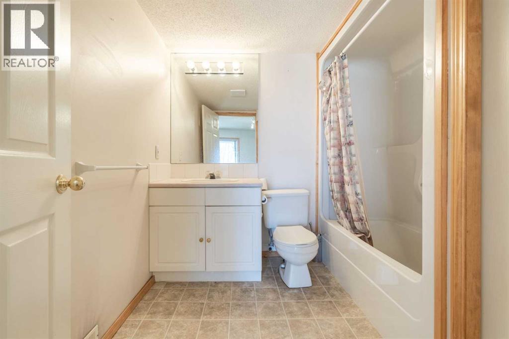 Single Family House for Sale in  Riverside Way SE Riverbend Calgary 