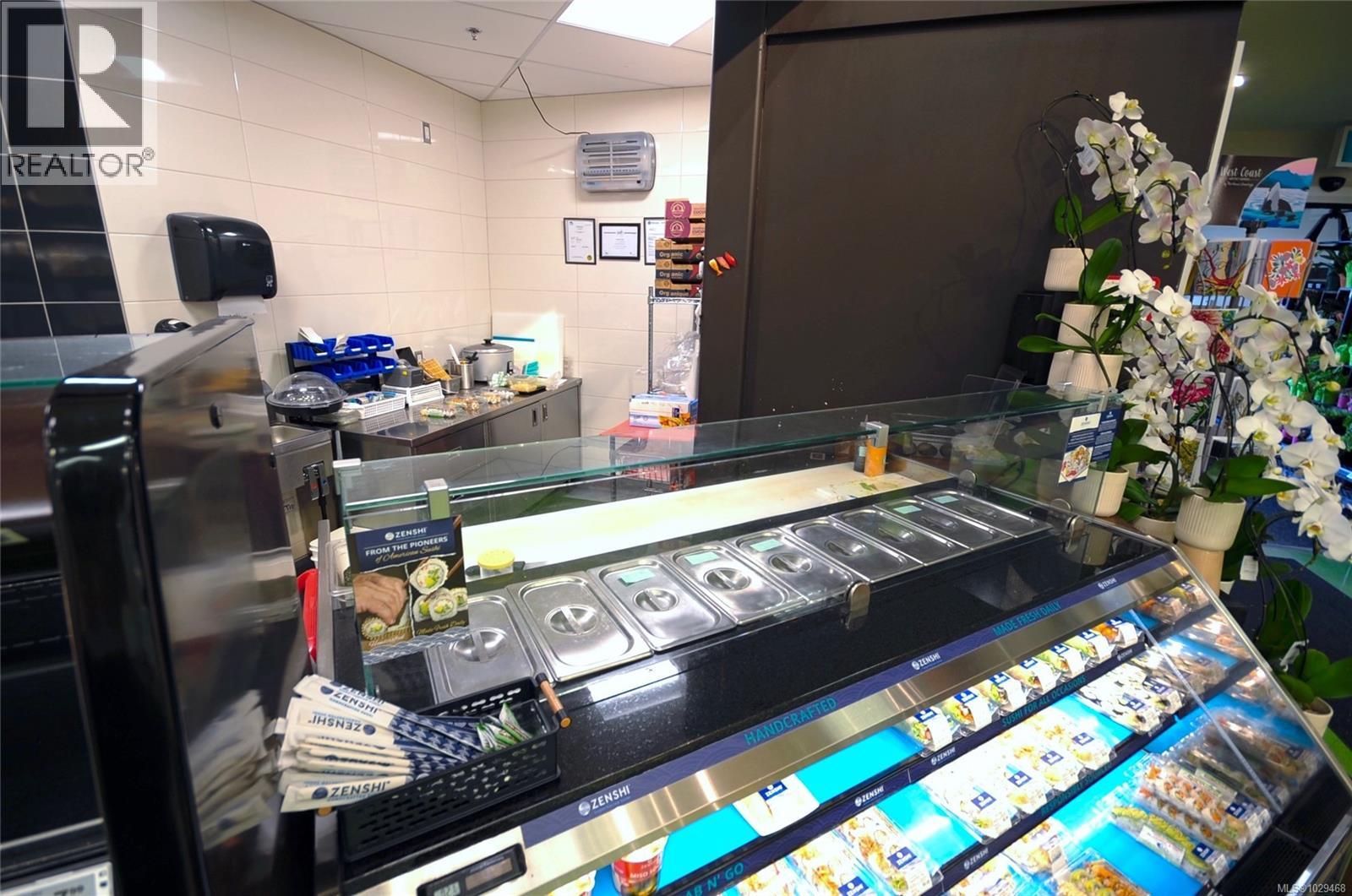 280 Island Hwy E, Parksville