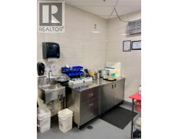 280 Island Hwy E, Parksville, BC V9P2H1 Photo 11