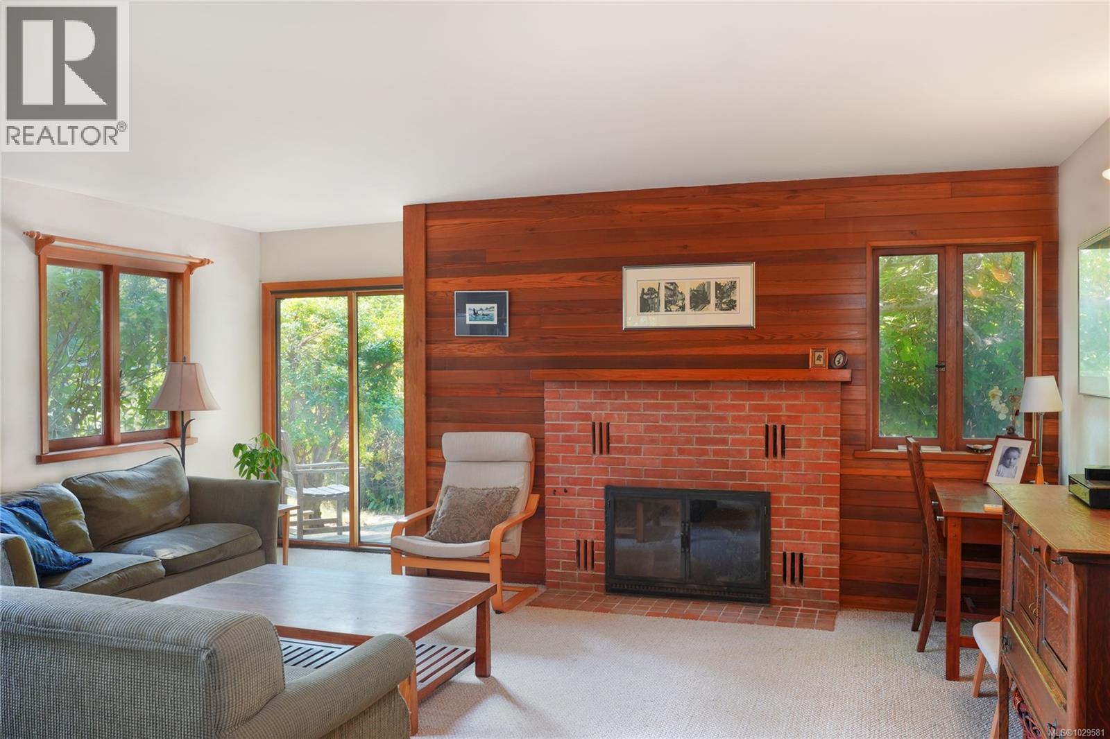  270 Price Road, Salt Spring