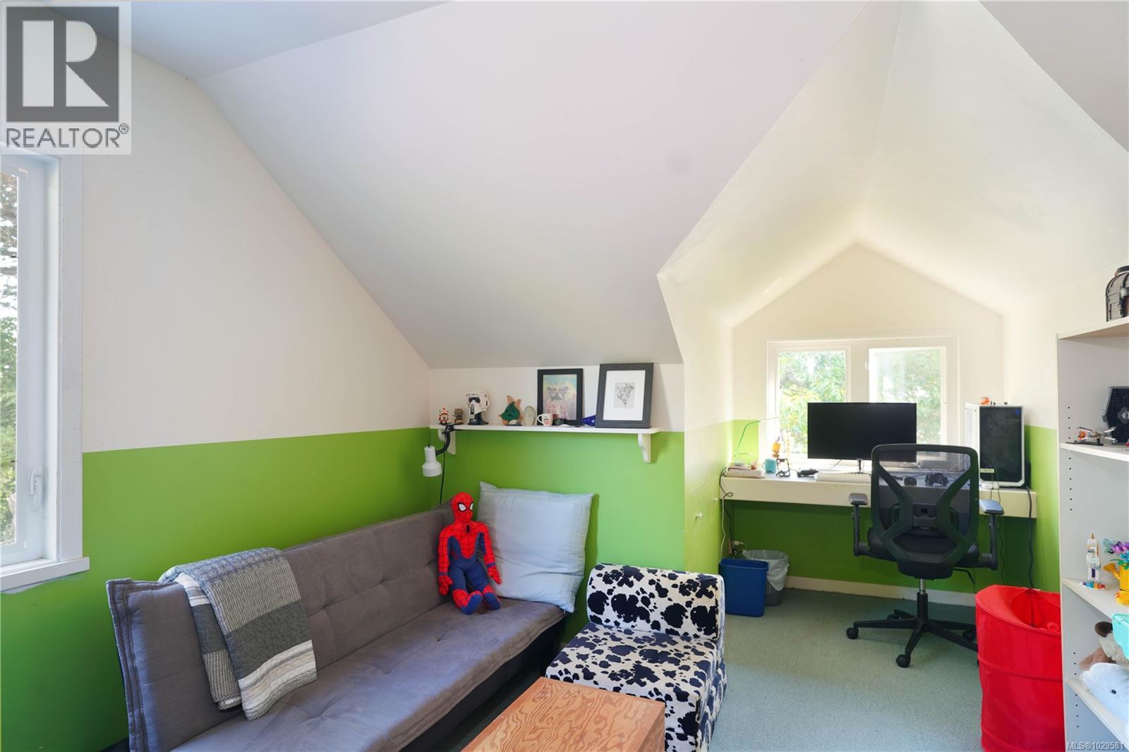  270 Price Road, Salt Spring