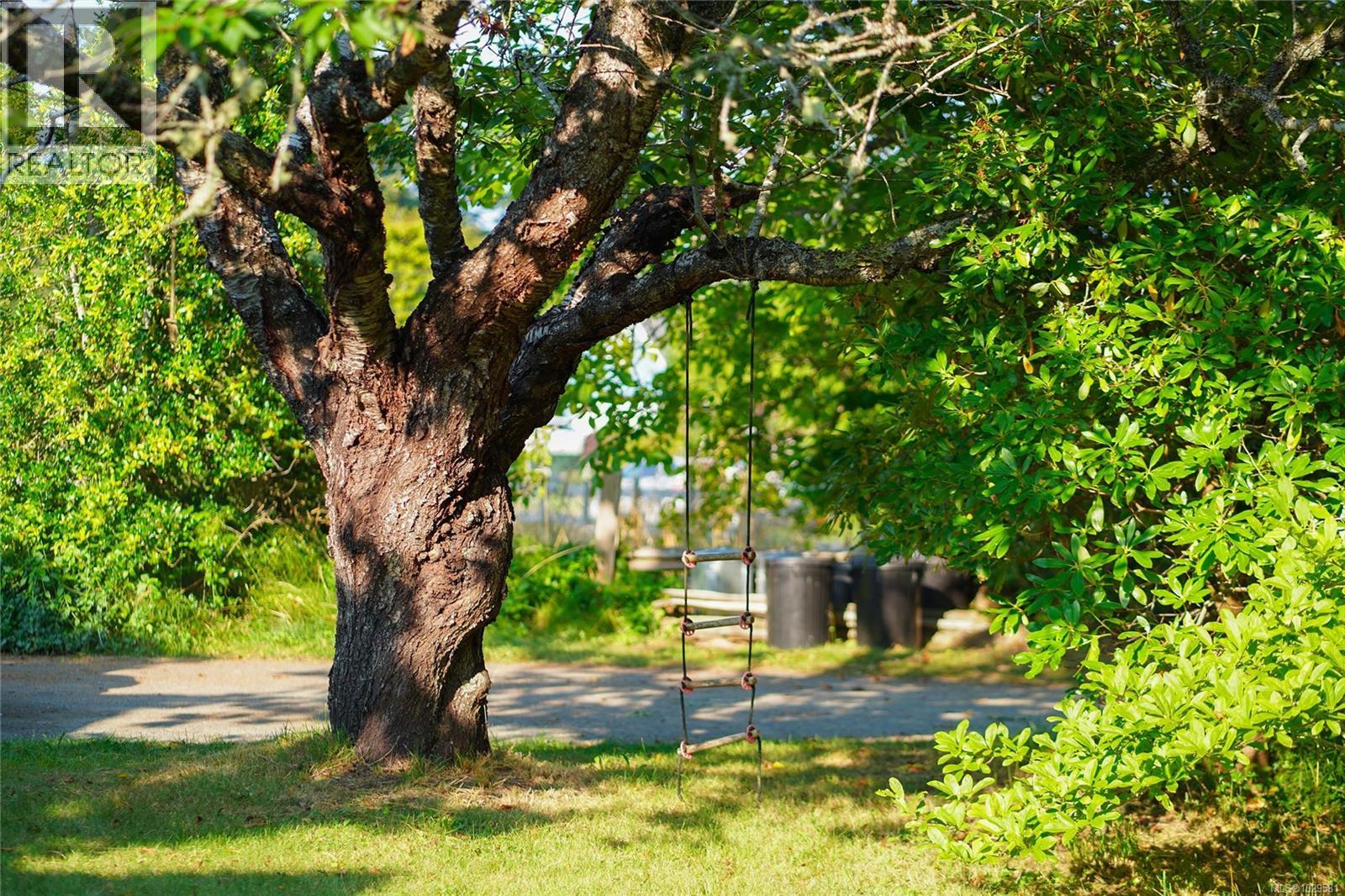  270 Price Road, Salt Spring