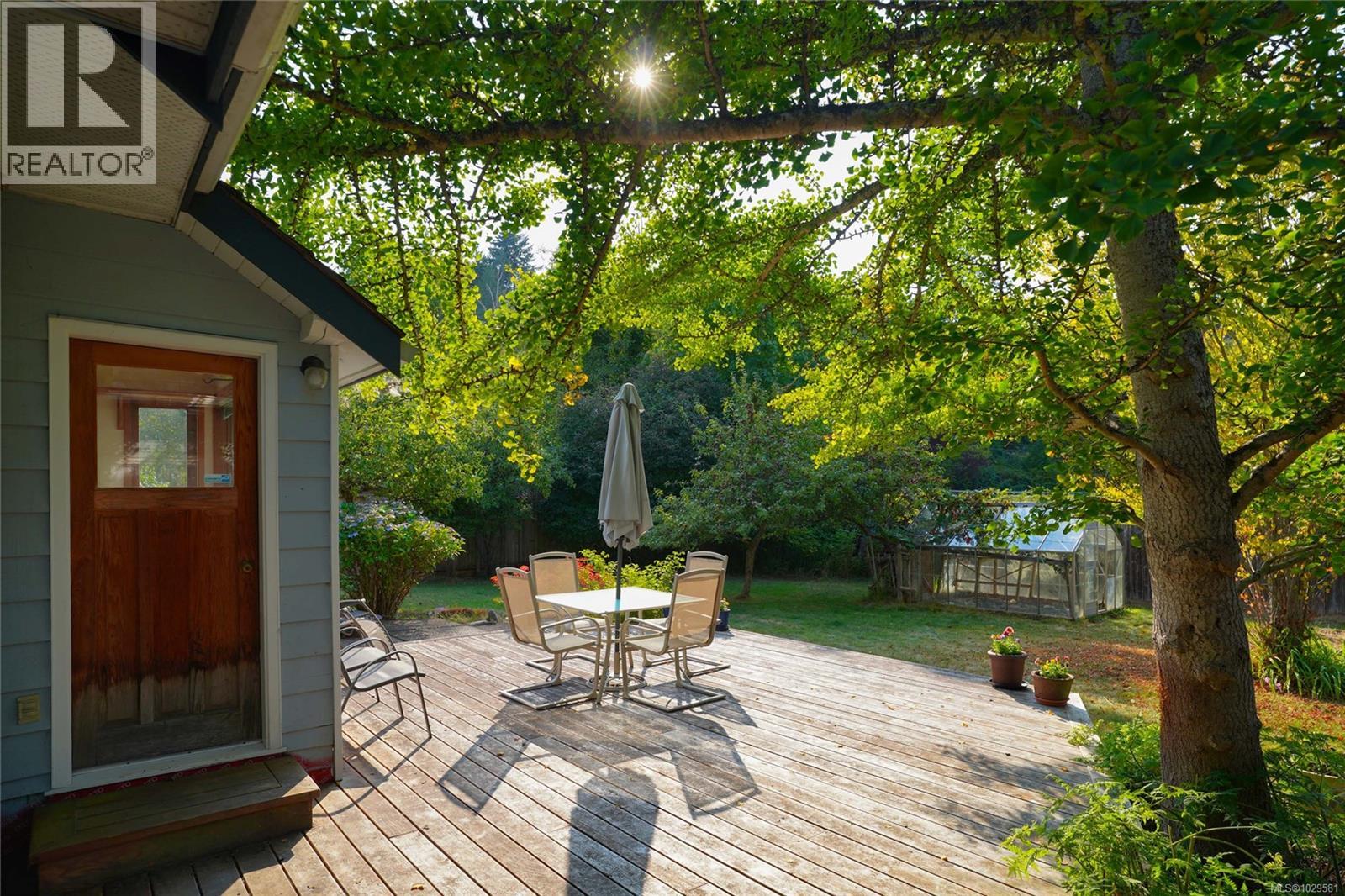  270 Price Road, Salt Spring