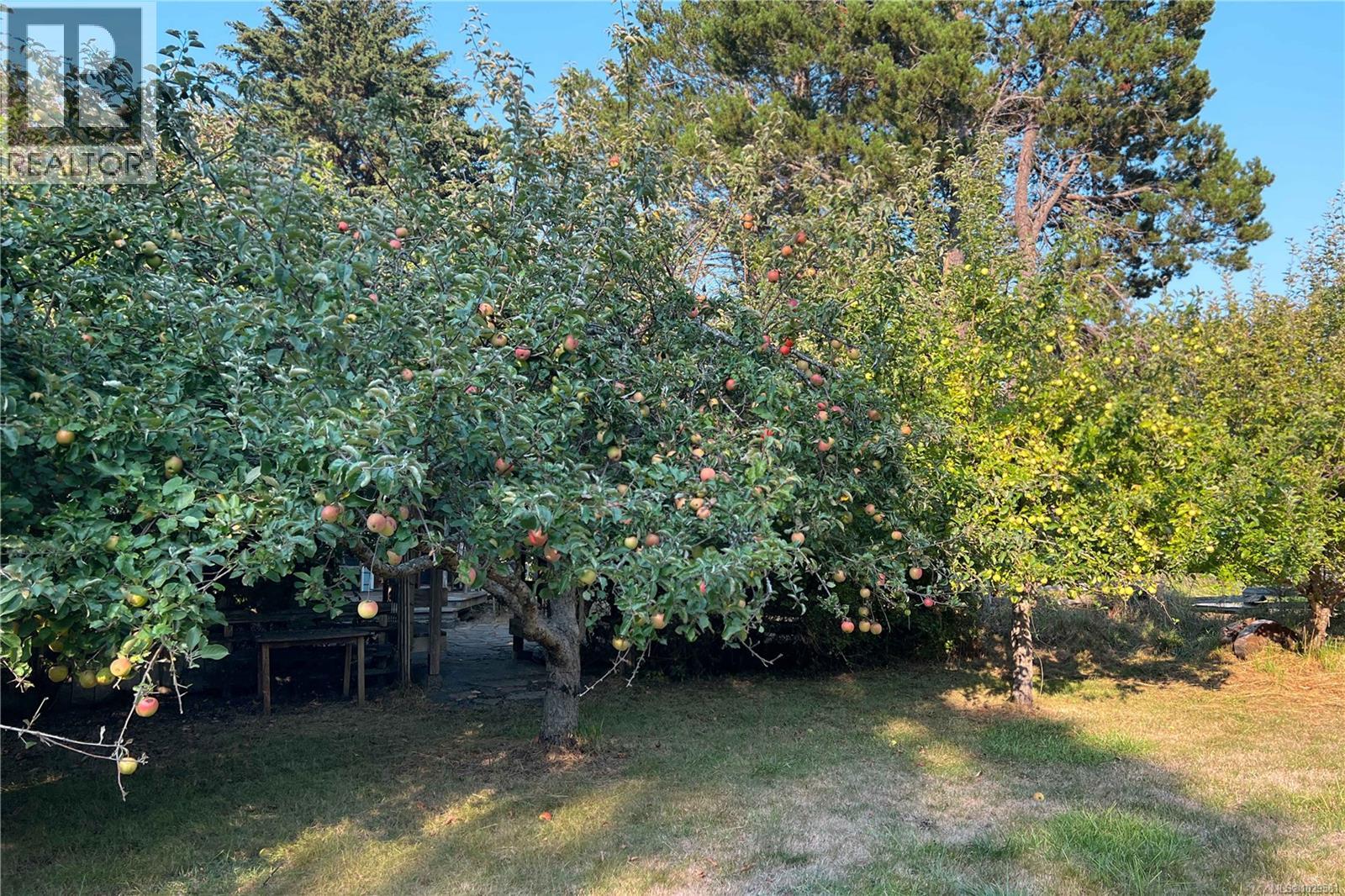  270 Price Road, Salt Spring