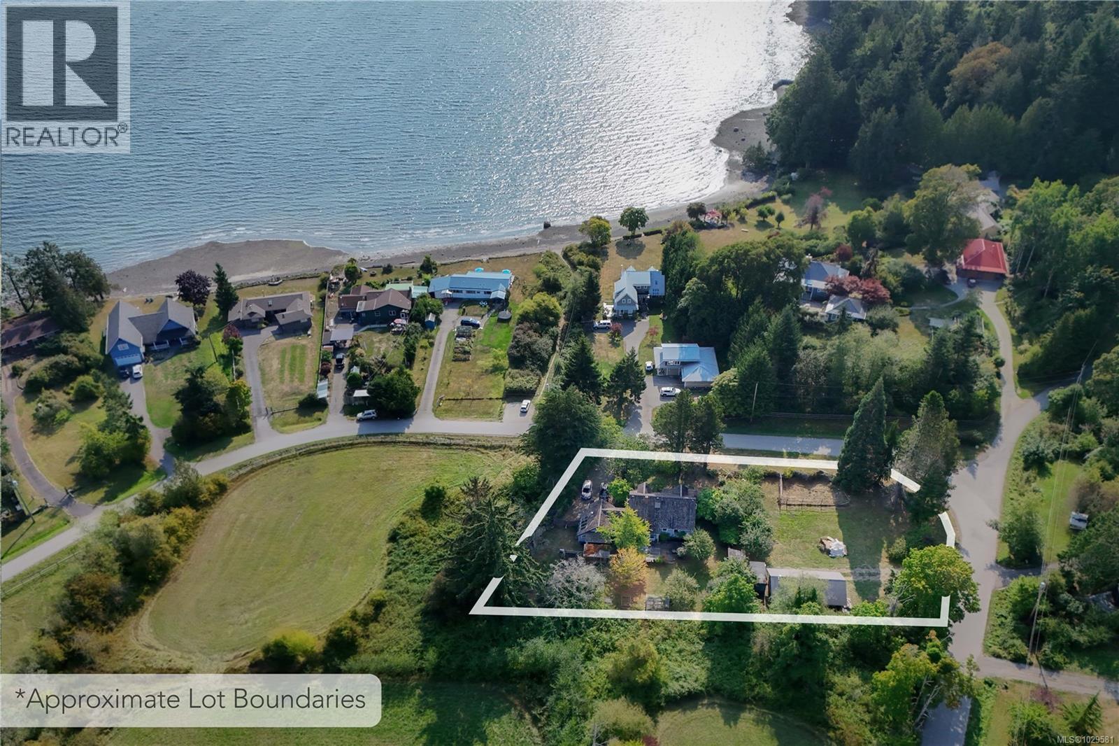  270 Price Road, Salt Spring