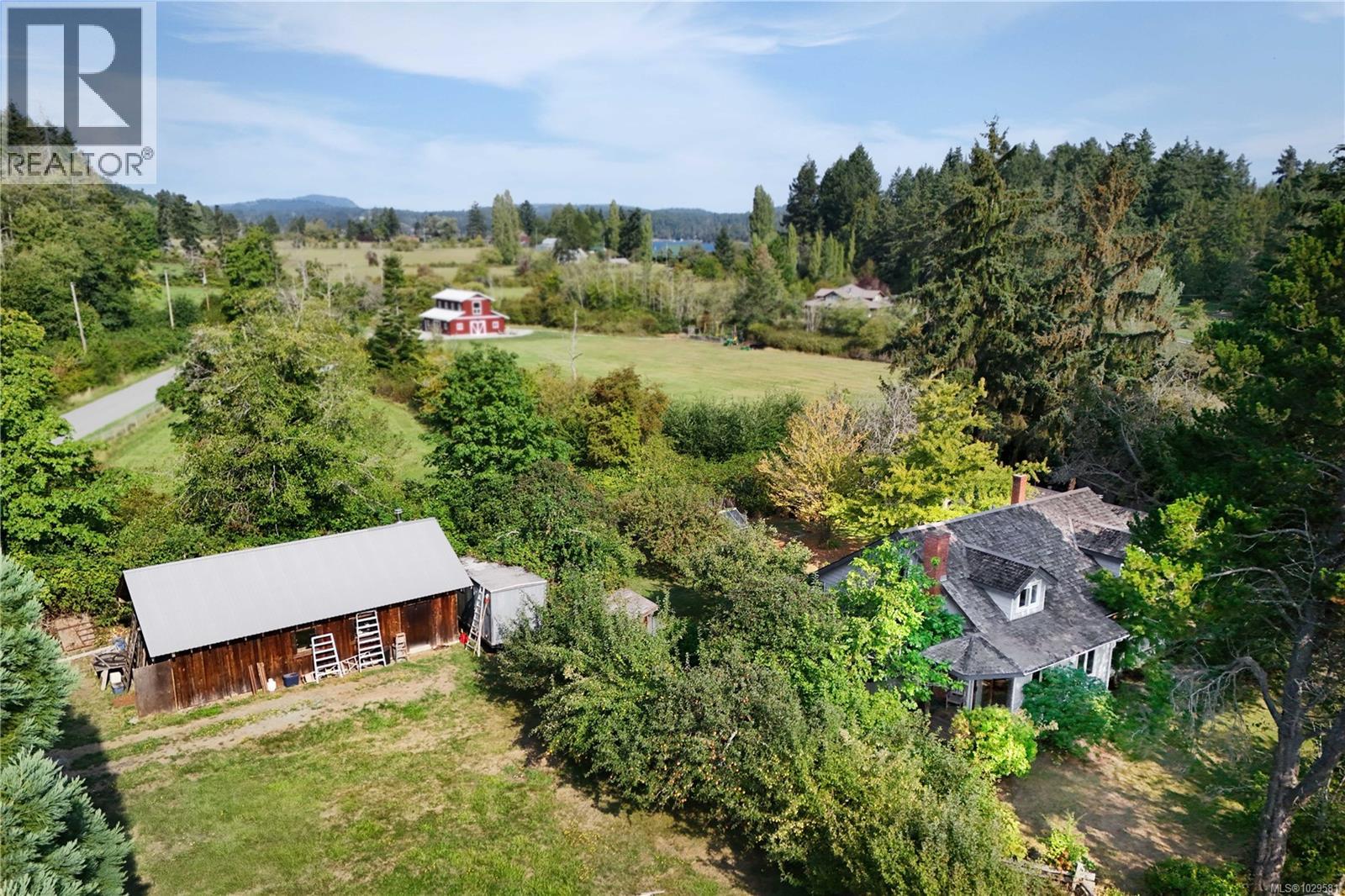  270 Price Road, Salt Spring