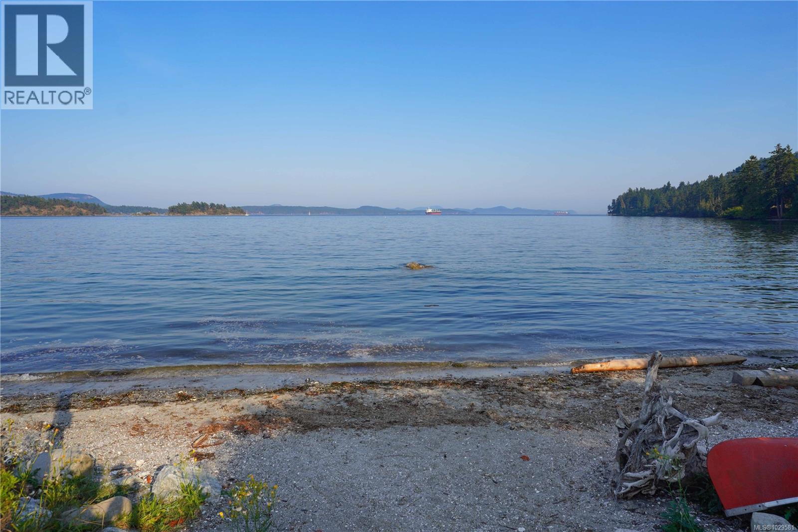  270 Price Road, Salt Spring