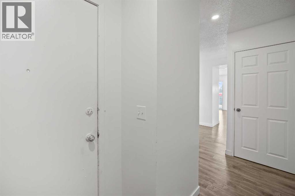 Single Family House for Sale in   Templehill Drive NE Temple Calgary 