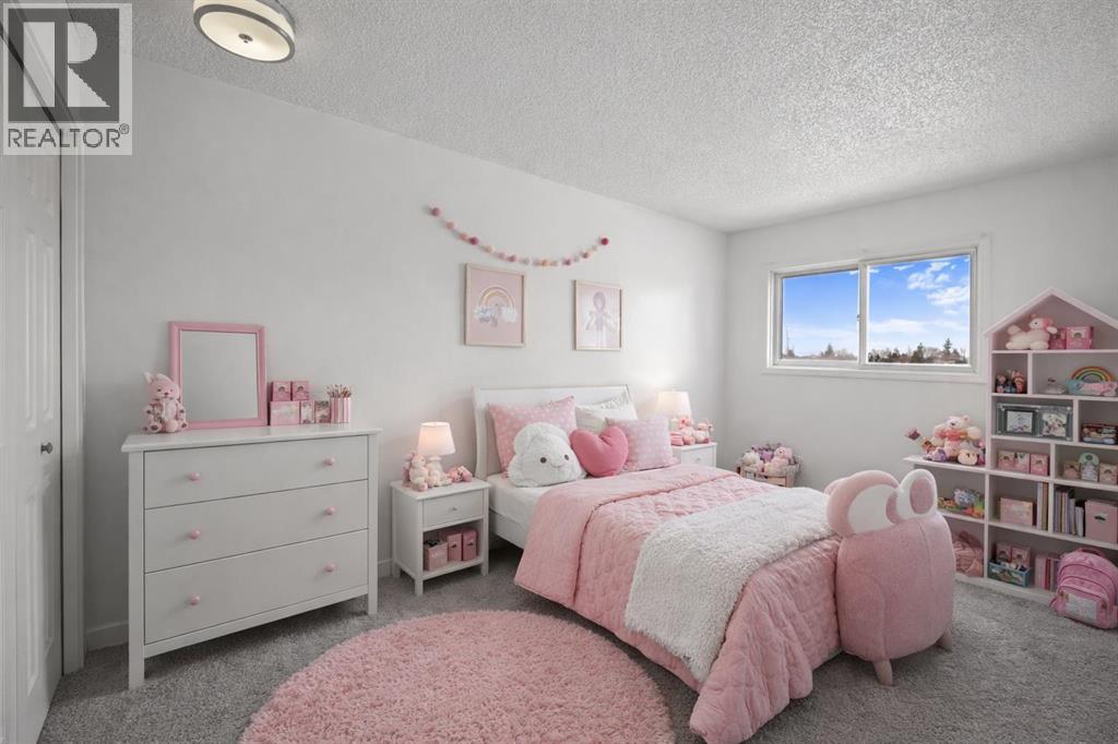 Single Family House for Sale in   Templehill Drive NE Temple Calgary 