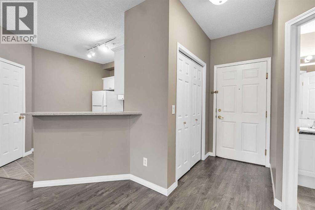 208, 126 14 Avenue SW photo 13