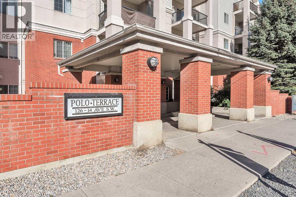 208, 126 14 Avenue SW photo 2