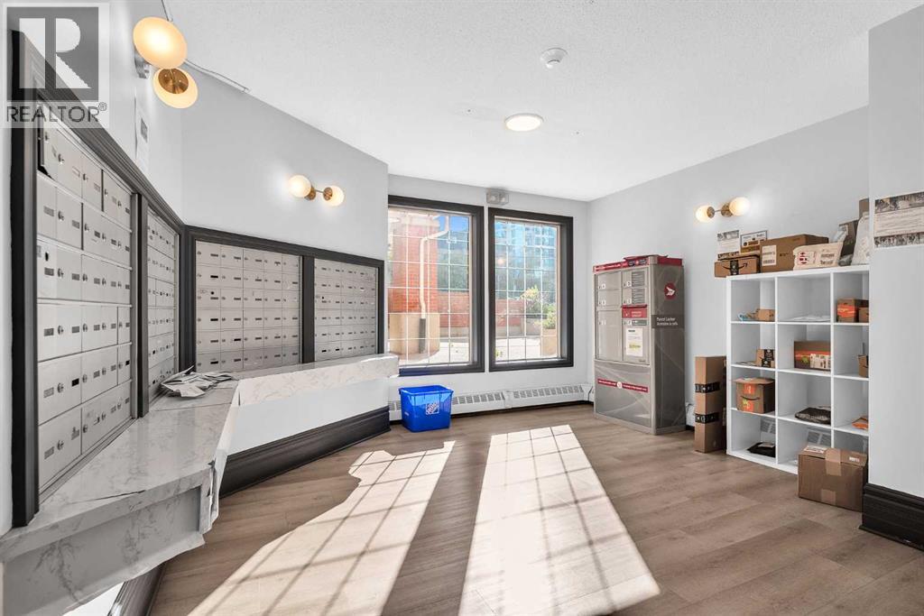 208, 126 14 Avenue SW photo 25