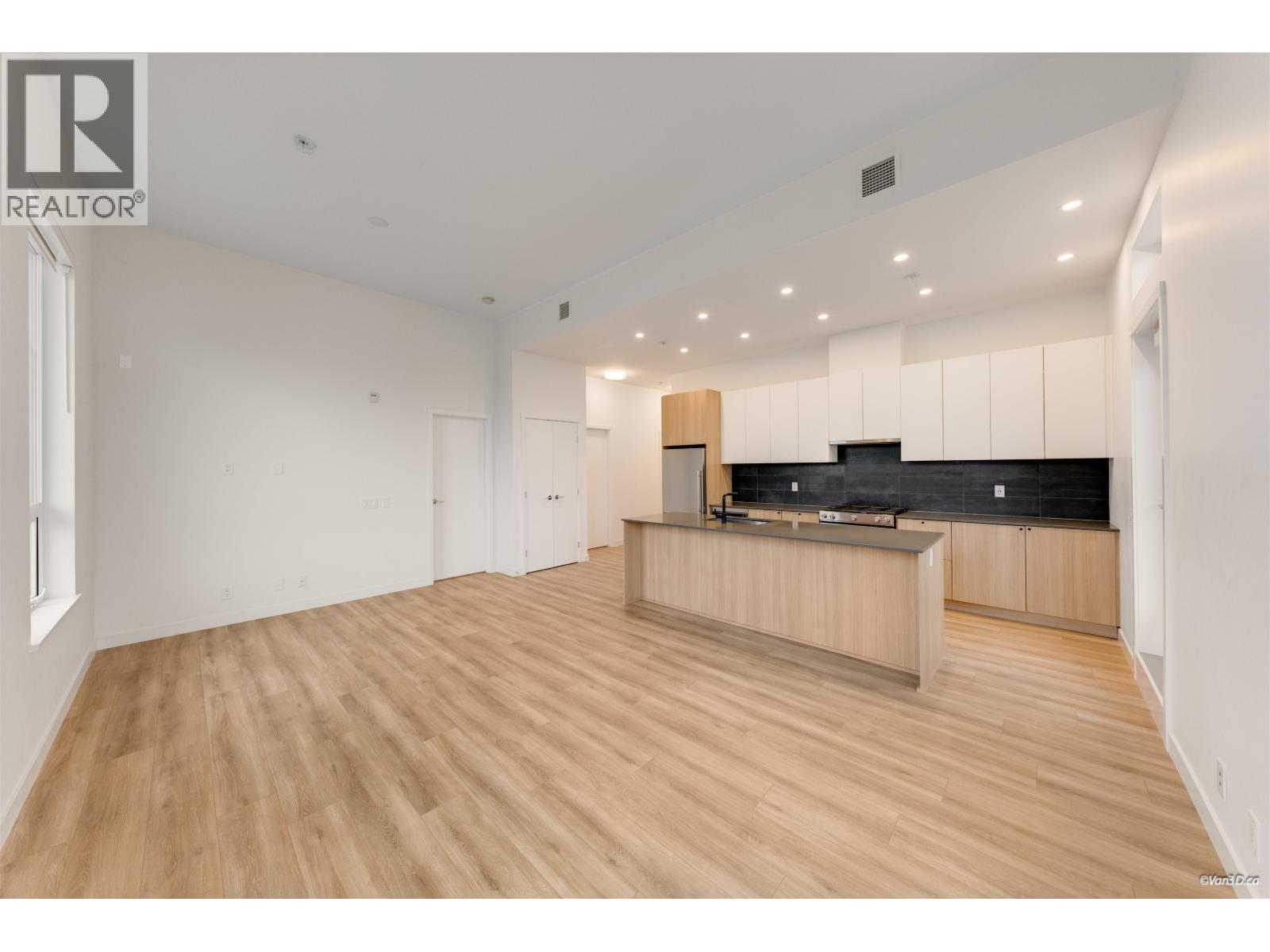 602 645 COMO LAKE Avenue - main photo