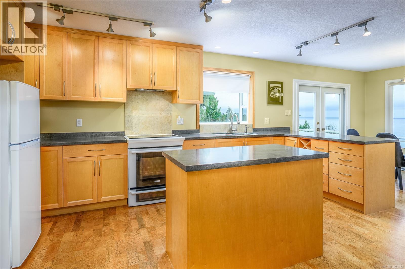 350 Garrett Rd - 4