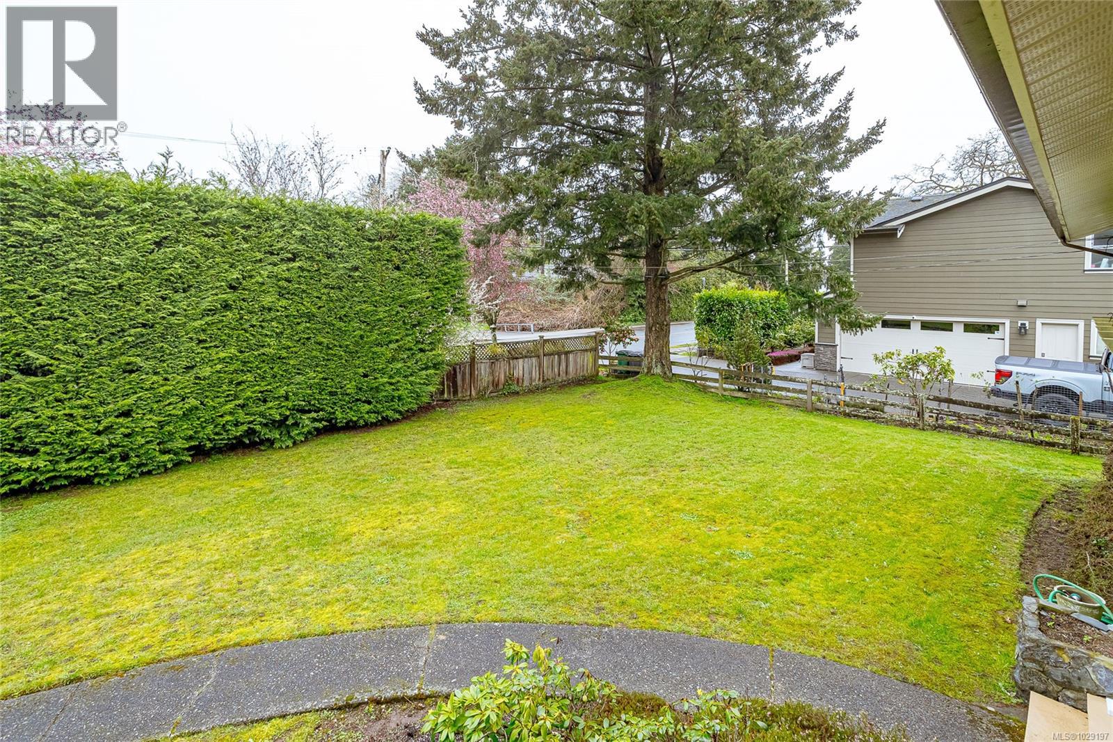 4108 TORQUAY DR - 34