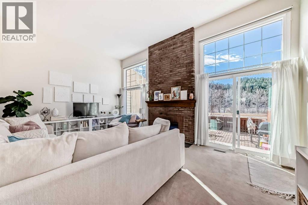 Single Family House 4 Level for Sale in  Point Mckay Gardens NW Point McKay Calgary 