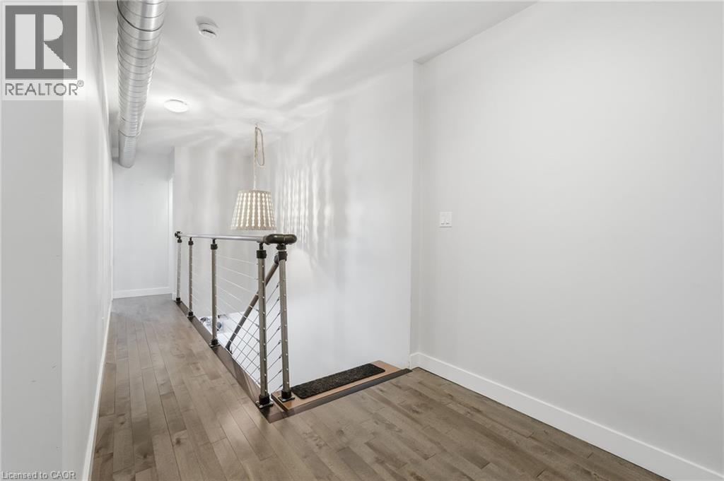 414 JOHN Street N - 20