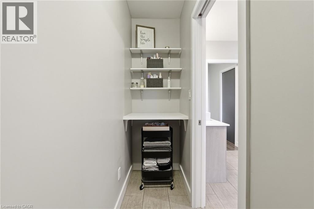 414 JOHN Street N - 40