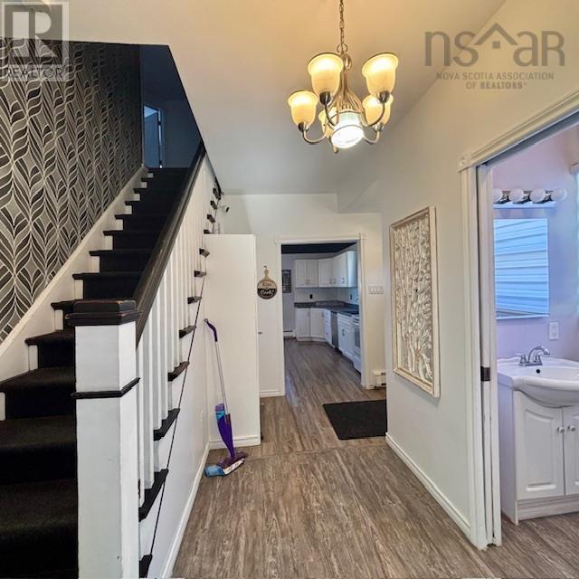 Property 4 of 40 of 10 Catherine Street Street