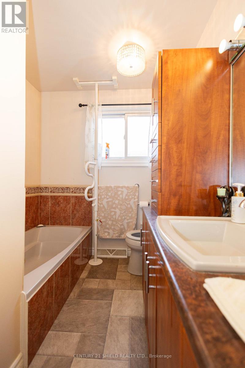 1443 1ST STREET E - 21