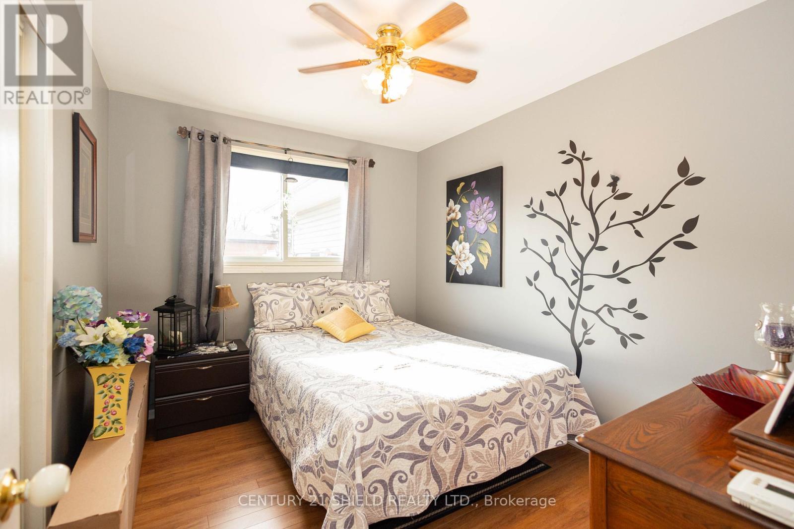 1443 1ST STREET E - 22