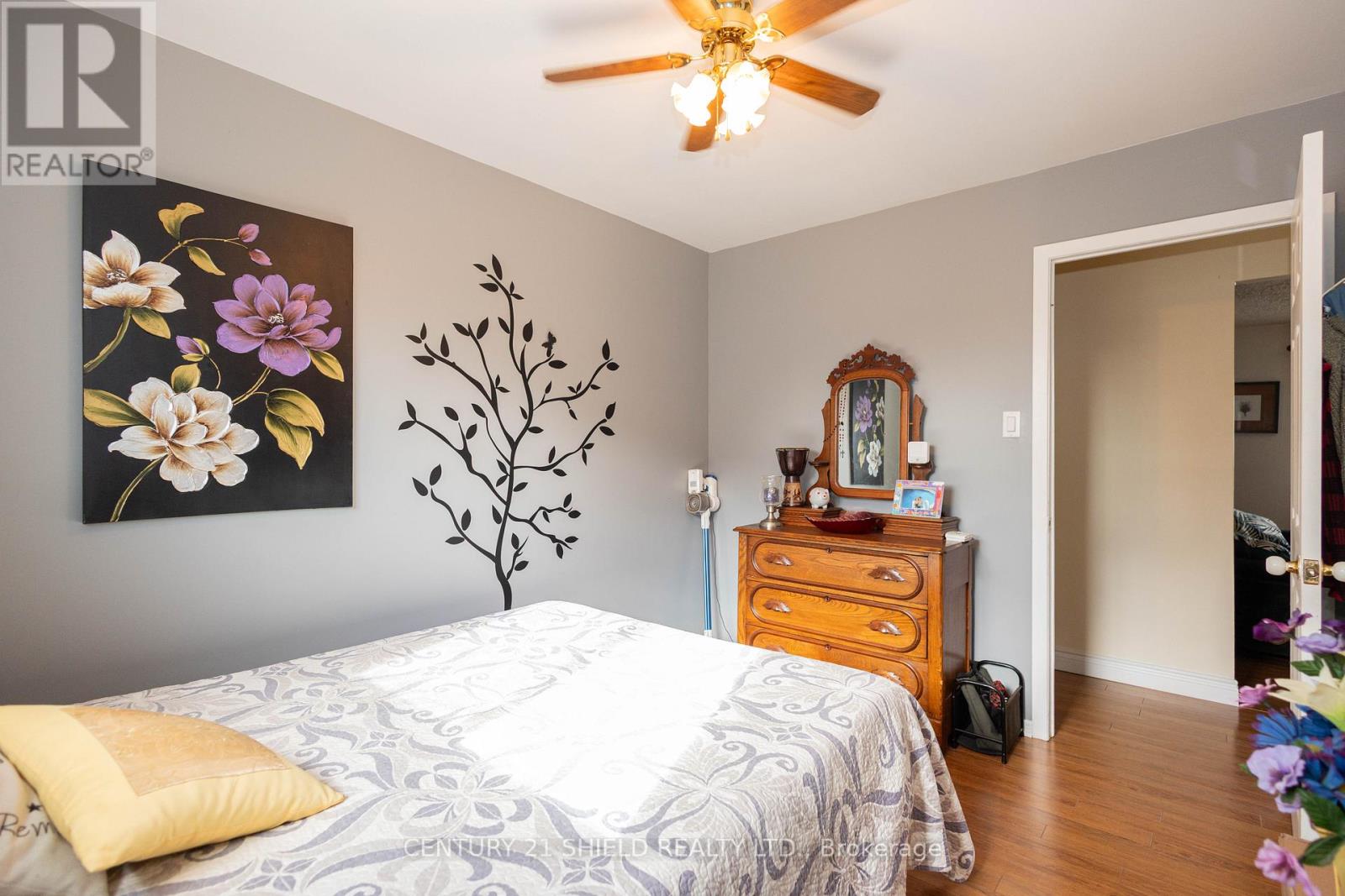 1443 1ST STREET E - 25