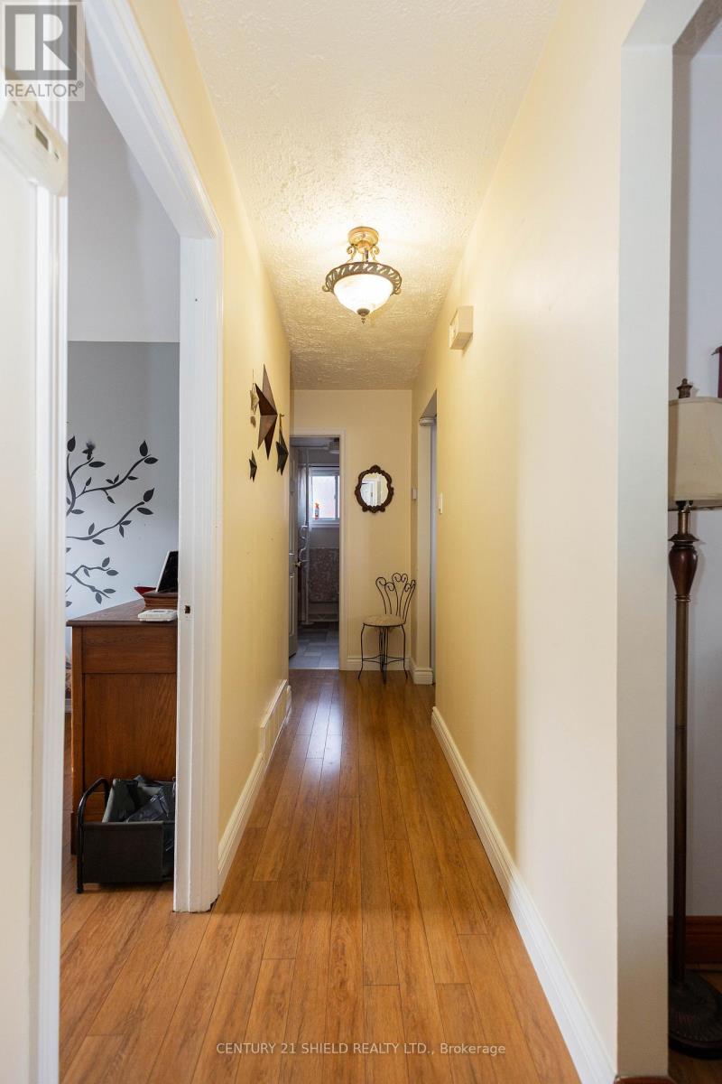 1443 1ST STREET E - 26